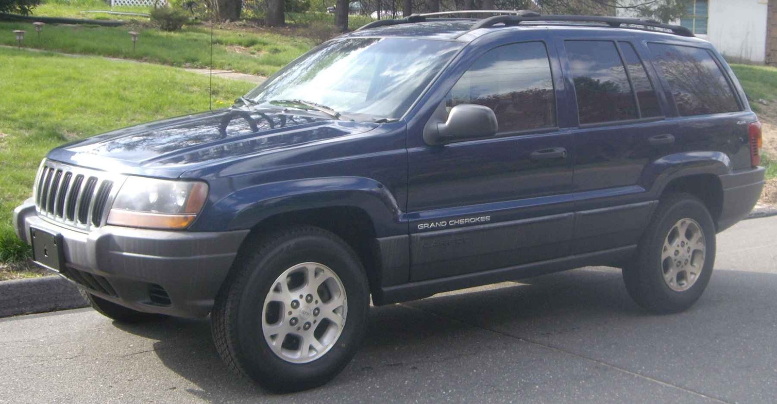 2000 Jeep Grand Cherokee VINs, Configurations, MSRP & Specs AutoDetective